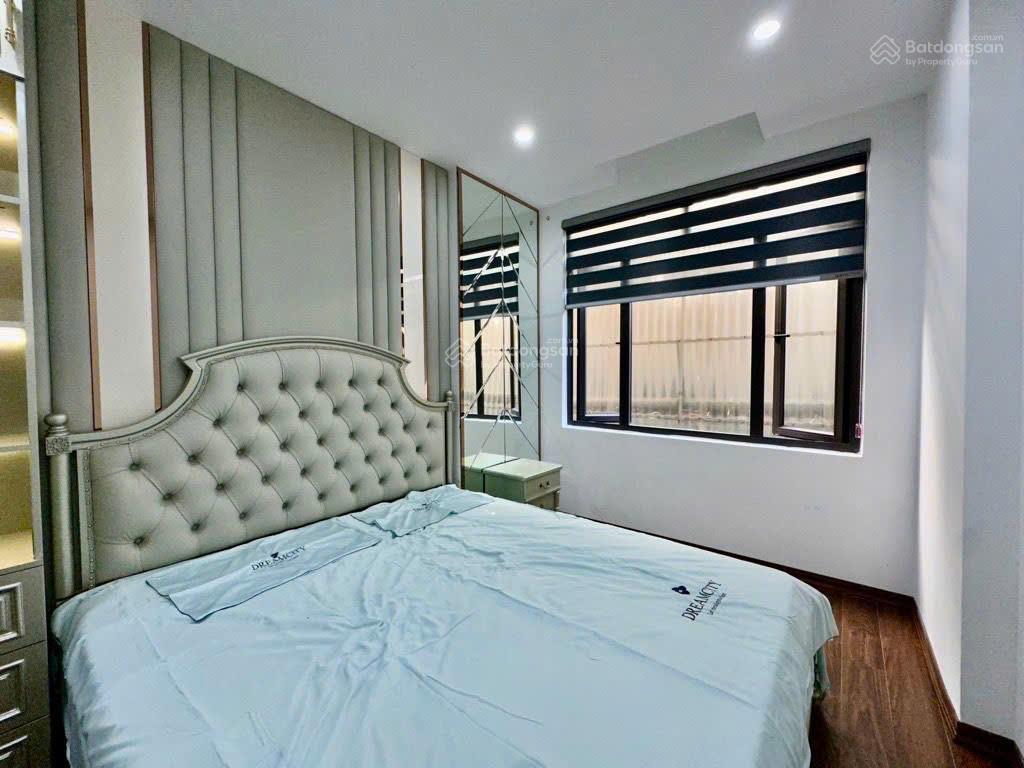 Nhà 5 tầng trung tâm cầu giấy gần mặt phố, cách ô tô 1 nhà  38m2, tặng full nội thất về ở ngay tết