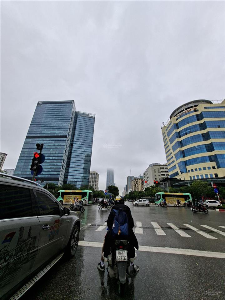 Bán căn dòng tiền phố thành thái gần công viên cầu giấy 8 nổi có hầm 100m2 giá 49tỷ9