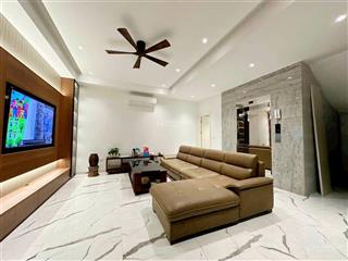 Bán nhà trần quốc hoàn ngõ to như phố 6 tầng thang máy 45m2 giá 20tỷ