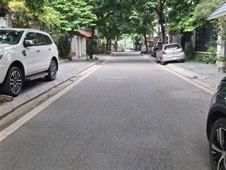 Siêu phẩm đầu tư nhà phân lô trần quốc hoàn thang máy gara ô tô 65m2 x 6 tầng. giá 26tỷ9