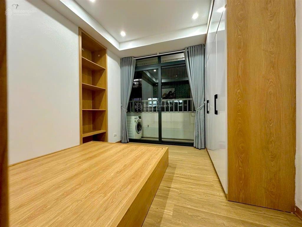 Siêu phẩm đầu tư nhà phân lô trần quốc hoàn thang máy gara ô tô 65m2 x 6 tầng. giá 26tỷ9