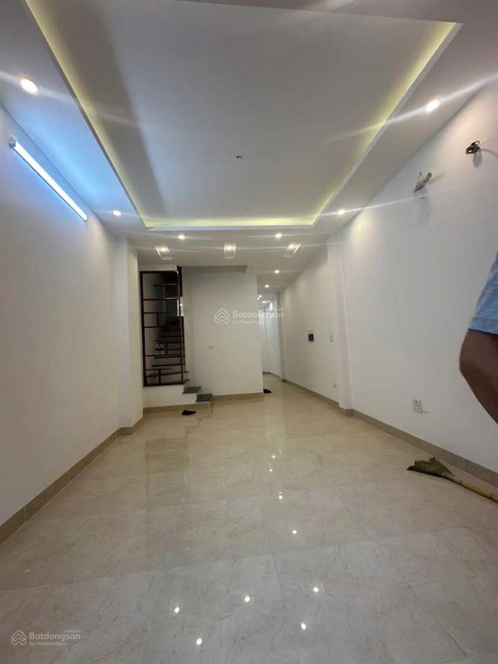 Mặt ngõ đại từ 6 tầ ng thang máy ngõ thông kinh doanh gần hồ chỉ 10m ra ô tô dòng tiền.