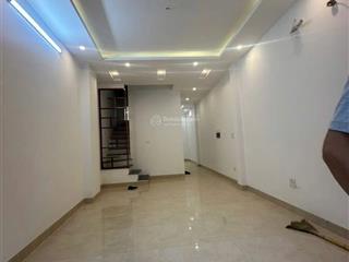 Mặt ngõ đại từ  6 tầ ng thang máy  ngõ thông kinh doanh  gần hồ  chỉ 10m ra ô tô  dòng tiền.