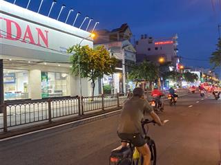 Bán nhà mt nguyễn sơn, tân phú. dt 9m x 35m. kc cấp 4. hđt 65tr/th. giá chỉ 43 tỷ