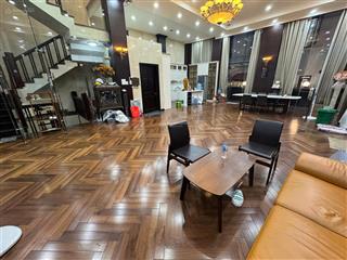 Bán gấp biệt thự trung sơn gần him lam q7. đã có sổ hồng. 239m2. nội thất cao cấp. giá bán 45 tỷ