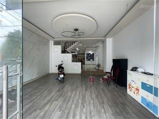 Cho thuê nhà mặt tiền đường lớn kdc tân quy đông quận 7. 6x15m. full nội thất. giá 60 triệu/tháng