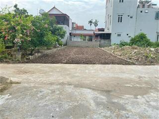 Chị gái cần bán 125m2 thôn vĩnh tuy. hàng hiếm giá tốt. chỉ 32tr/m2. mặt tiền cực rộng. ôtô đỗ cửa