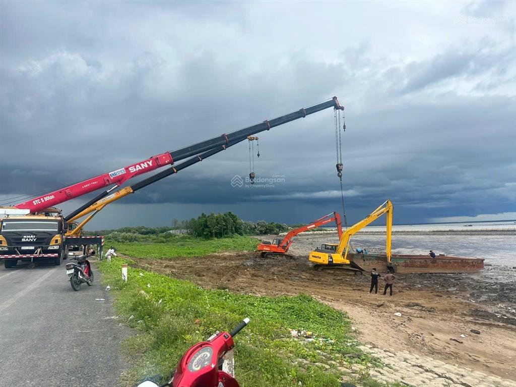 16 mẫu đất 03 mặt tiền kênh giáp biển