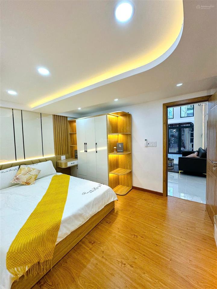 Góc 2 mt đường nguyễn văn đậu, bt vuông vức 5x24m xe hơi vào tận nhà 4 tầng st giá 13,5 tỷ