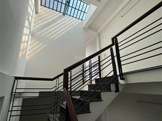 Nhà đẹp vào ở ngay! có giếng trời đón gió, kết cấu sẵn 4 tầng st hoàng hoa thám, p6  4x25m  12 tỷ