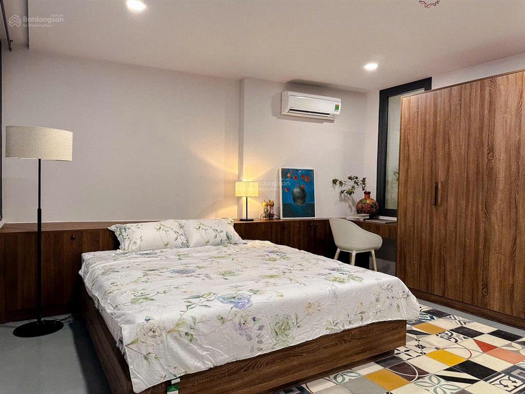 Cần bán gấp! nhà cách mt nguyễn kiệm chỉ 20m, p9  4x15m nở hậu  5 tầng  giá chỉ 10,5 tỷ