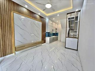 4.2 tỷ nhà 5 tầng liên mạc  bắc từ liêm. dt 35m2. ngõ rộng đẹp, thoáng sạch sẽ