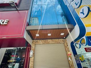 Mặt phố vip cầu giấy 6 tầng thang máy * dt 45m .2 thoáng ,vị trí cực đẹp ,kinh doanh sầm uất .