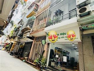 Trần quốc hoàn  phân lô ô tô tránh  kinh doanh sầm uấtdt 40m2. vị trí đẹp, 2 thoáng, giá hợp lý