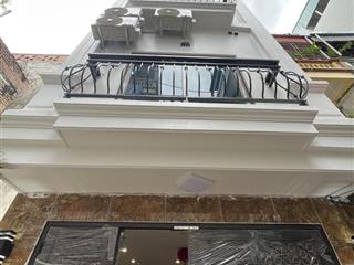 Cố nhuế 7 tầng thang máypcc đạt chuẩn 16 phòng khép kín.dòng tiền 800tr/năm ngõ rộng gần ô tô