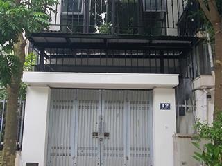 Nhà liền kề ao sào cho thuê giá rẻ phù hợp làm văn phòng, để ở và kinh doanh làm kho.