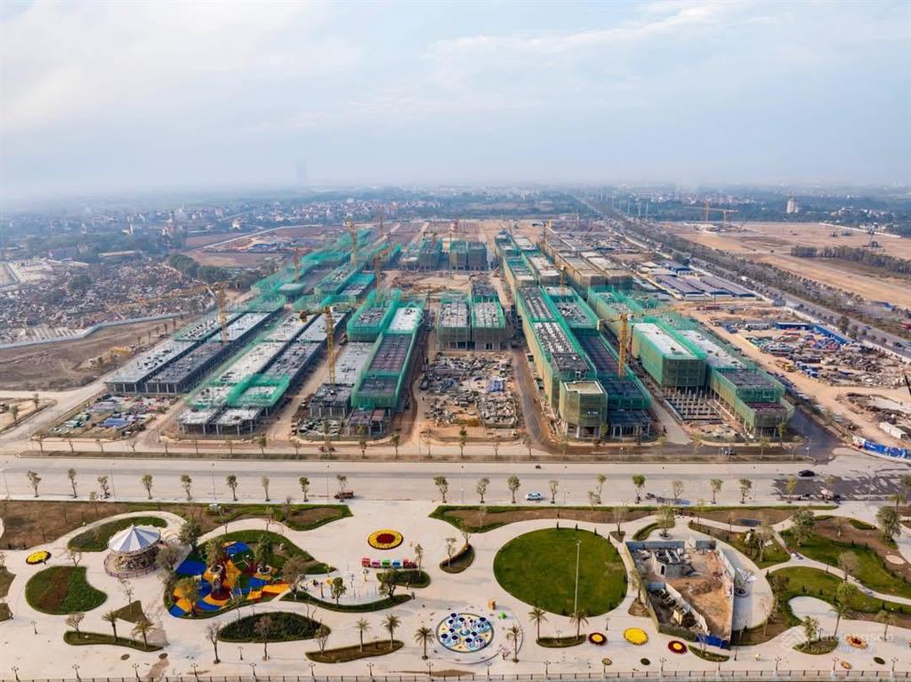 Rẻ đẹp nhất khu, nhà phố thịnh vượng gần vườn hoa, tmdv, nhà để xe và chung cư vinhomes cổ loa