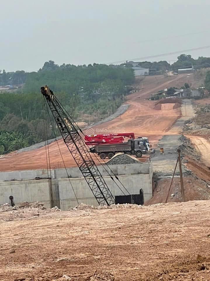 Tân hòa (vsip bình phước) ngang 27m không có thửa thứ 2 1000m2 mà xây xưởng, xây trọ