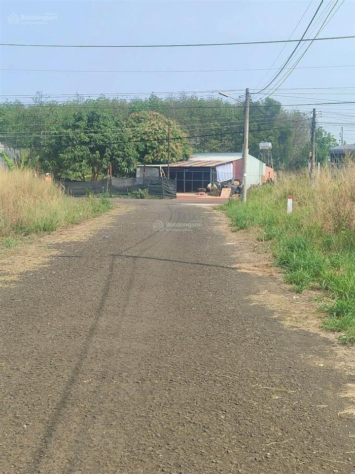 Ra nhanh lô đất nằm ngay dh tân lợitân hòa truc chính của đồng phú bp. 205m2 giá chỉ 285tr