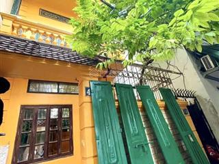 Nhà đẹp sân cổng vị trí trung tâm ngõ to thông phố kim mã nguyễn chí thanh