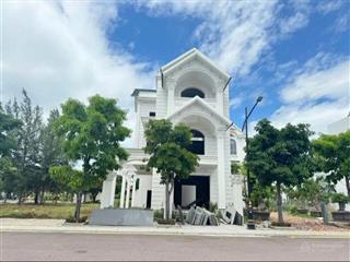 Đại phú gia. bán căn biệt thự bàn giao thô. thích hợp mua ở, đầu tư, tích sản.  0934 136 ***