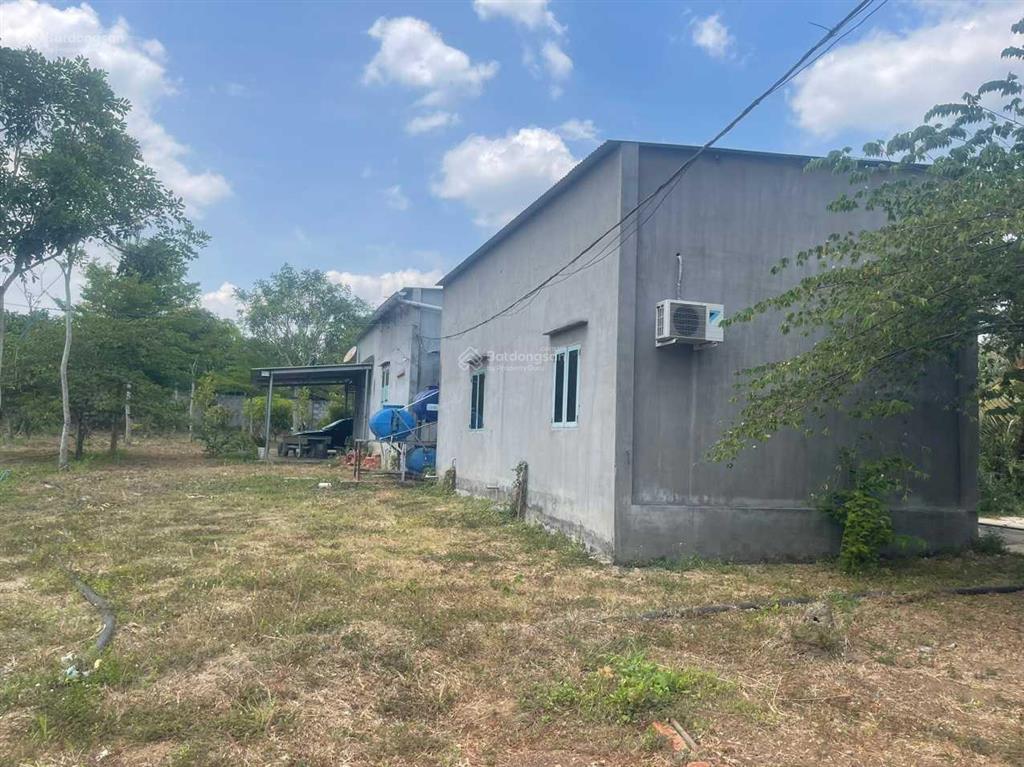 Bán trang trại, khu nghỉ dưỡng, dt 10.855,6m2, giá 9 tỷ, thích hợp làm nhà yến