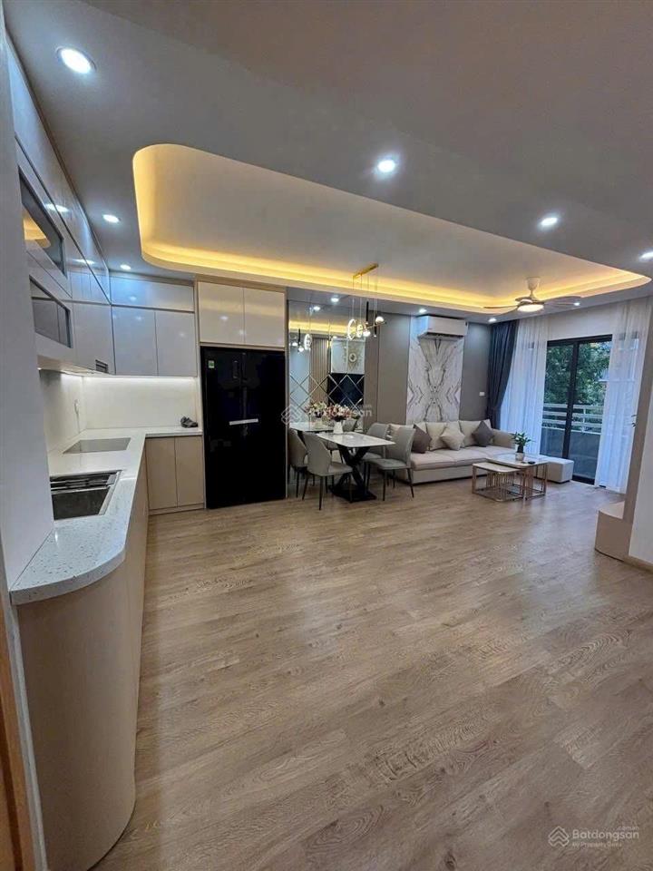 Chỉ hơn 5 tỉ có ngay căn gơc rộng rãi 83m tại toà nơ bán đảo linh đàm full nội thất mới lung linh