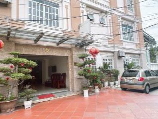Khách sạn 3 sao phạm văn đồng, thủ đức 6 tầng thang máy 550m2(22x25), 31 phòng thu 3tỷ/năm 80 tỷ