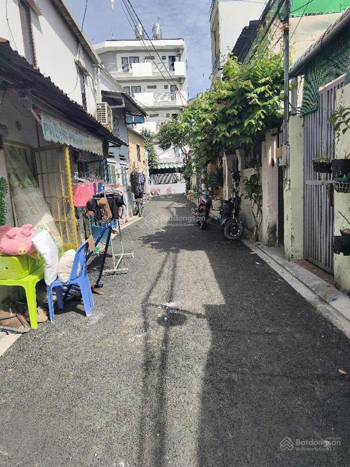 Nhà 2 tầng 70m2(4,5x17) đường ôtô phước long a, gần chợ phước bình cũ thủ đức 3pn 2wc 5,5 tỷ