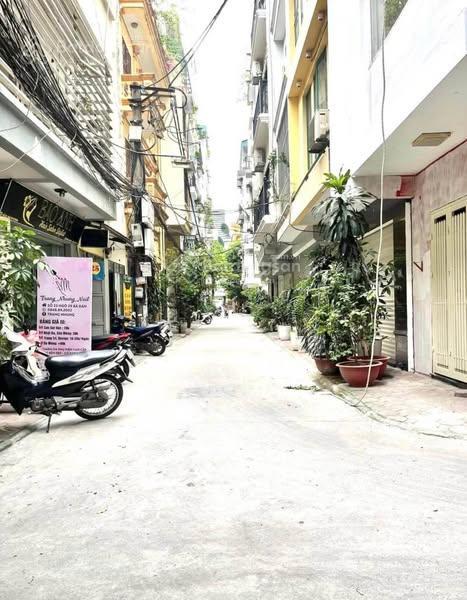 Bán gấp nhà giá tốt, 10m ra ô tô, ngõ to thông, dân xây 5 tầng, nhà cực thoáng