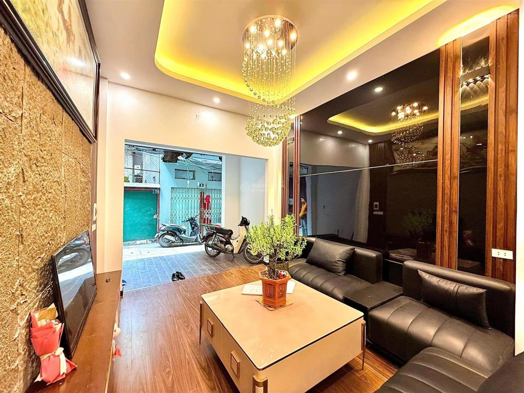 Cực gấp! mặt ngõ láng hạ, ngõ to thông, gần hồ, dân xây 2 thoáng trước sau, full nt ở ngay