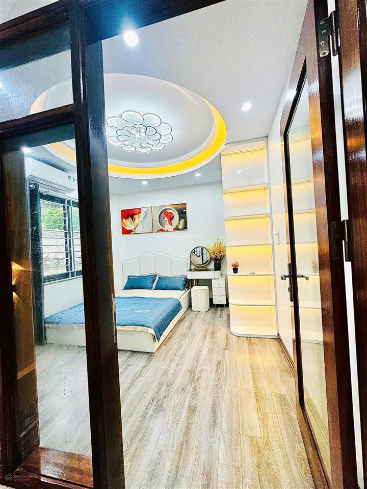 Hiếm có khó tìm! phố xã đàn, 7 tầng thang máy xây mới full nội thất, thoáng sáng, ngõ thông gần hồ.