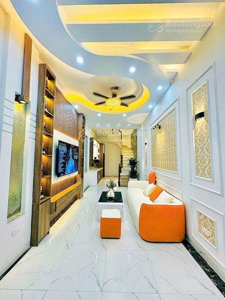 Hiếm có khó tìm! phố xã đàn, 7 tầng thang máy xây mới full nội thất, thoáng sáng, ngõ thông gần hồ.