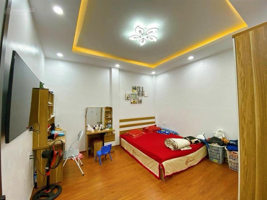 Bán nhà nguyễn lương bằng, chỉ hơn 7 tỷ, nhà vuông đẹp, gần hồ, ngõ nông, diện tích 42m2, 4 tầng