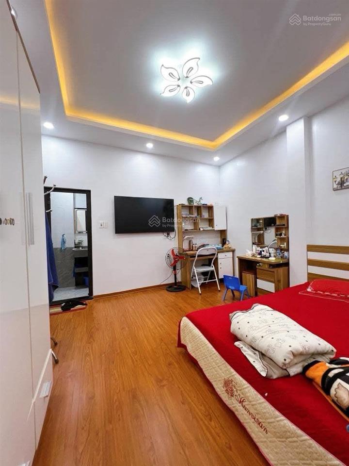 Bán nhà nguyễn lương bằng, chỉ hơn 7 tỷ, nhà vuông đẹp, gần hồ, ngõ nông, diện tích 42m2, 4 tầng