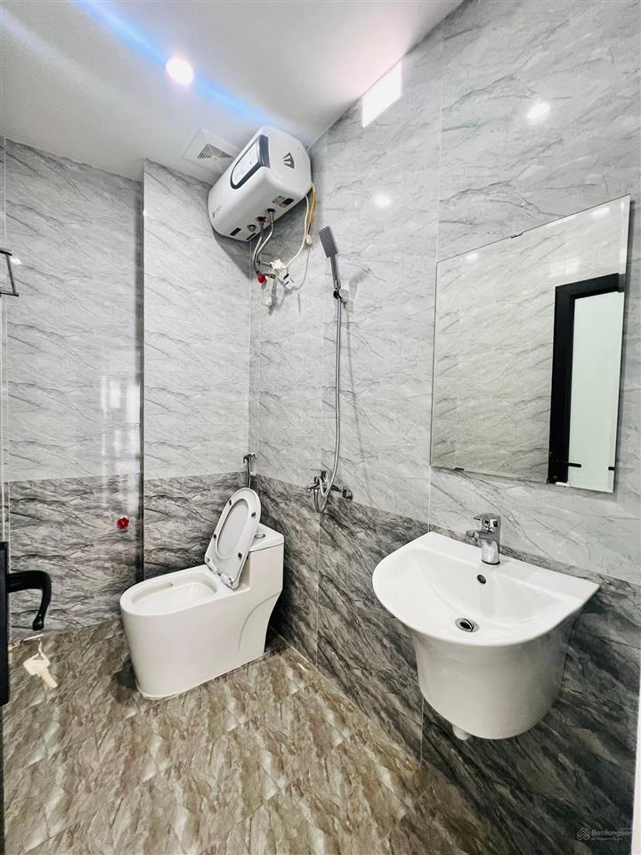 Nhà mới đẹp ở ngay, phố thái hà, 30m ra ô tô, ngay ga metro thái hà, trước nhà thoáng sáng, ở thích