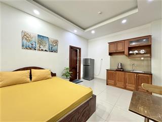 Phòng full nội thất, thang máy đối diện việt nam quốc tự