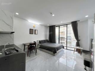 Khai trương căn hộ ban công full nội thất ngay sân golf tân sơn nhất