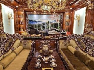 Biệt thự cổ điển 10x30m 6 tầng ngay nguyễn sơn. chỉ 30 tỷ hơn