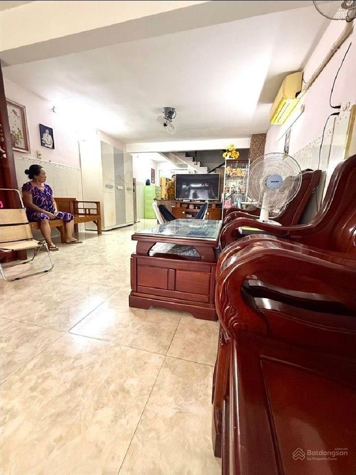 Bán nhà 2 mặt tiền kinh doanh 5x20m 2 tầng khu tên lửa. giá 9 tỷ 49