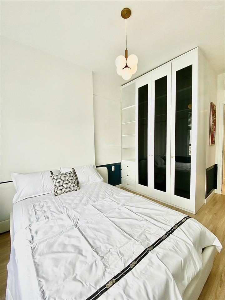 Cho thuê căn hộ 2pn masteri thảo điền giá 18tr  view sông  nội thất sang trọng. sang 0909 634 ***