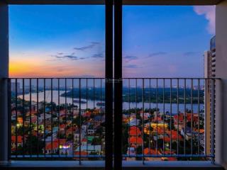 Nhà ngộp cần ra gấp  toà t4 view sông trực diện   sang 0909 634 ***