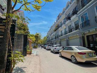 Chính chủ bán nhà phân lô biệt thự 67 phùng khoang ngõ thông oto tránh vỉa hè
