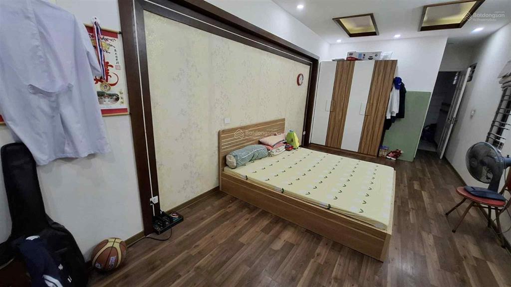 Bán nhà kim mã ba đình gần dự án vin giảng võ  20m ra phố mặt tiền 5,2m gần phố siêu đẹp cực hiem