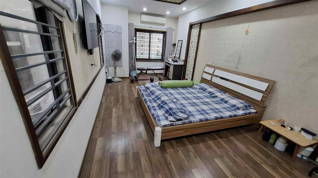 Bán nhà kim mã ba đình gần dự án vin giảng võ  20m ra phố mặt tiền 5,2m gần phố siêu đẹp cực hiem