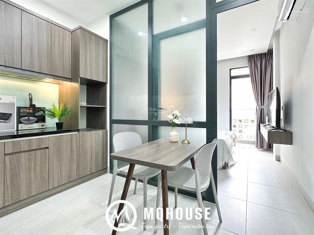 Cho thuê 1 pn ban công 40m2, thang máy hầm xe gần bv từ dũ quận 3
