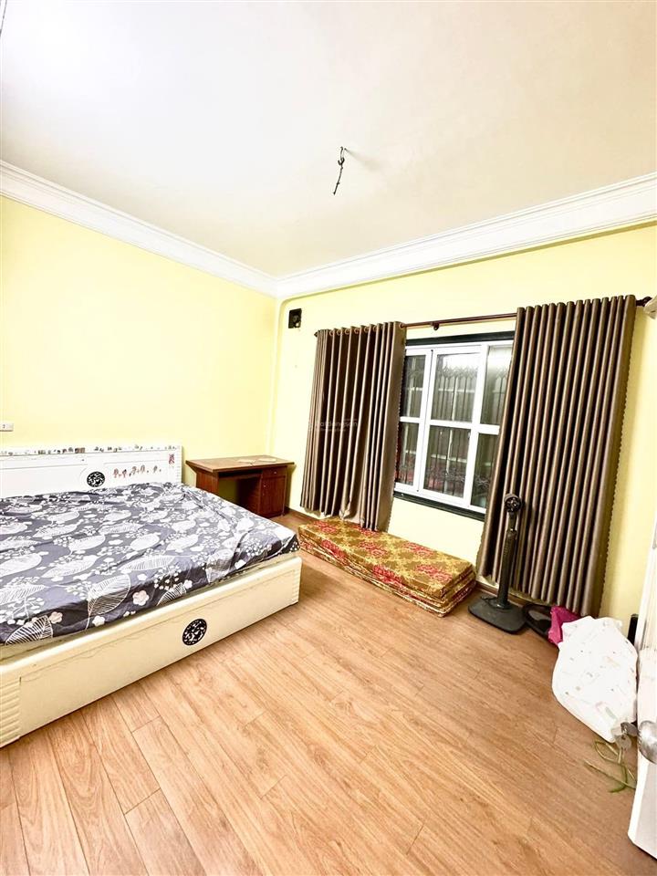 Rẻ. 13.5 tỷ, 62m2 x 5t, mt 5.3m gốc đề, minh khai  ngõ thông, ô tô, kinh doanh, sổ a4, 2 thoáng.