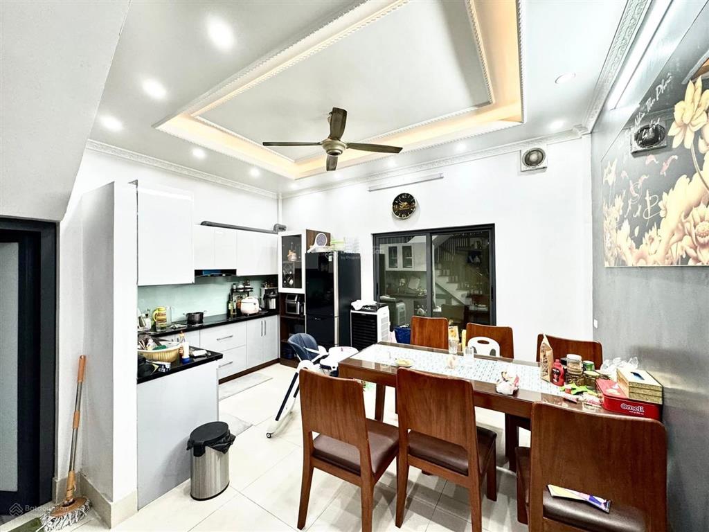 Rẻ. 13.5 tỷ, 62m2 x 5t, mt 5.3m gốc đề, minh khai  ngõ thông, ô tô, kinh doanh, sổ a4, 2 thoáng.