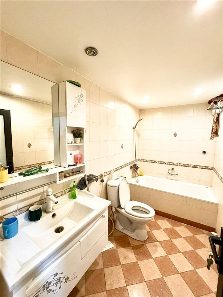 Rẻ. 13.5 tỷ, 62m2 x 5t, mt 5.3m gốc đề, minh khai  ngõ thông, ô tô, kinh doanh, sổ a4, 2 thoáng.