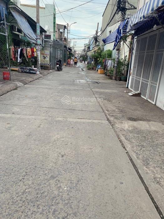 Sát tân phú, q6  4 tầng  4x12m  gần tô hiệu  phan anh  3pn  hc đủ  hẻm xe hơi  chỉ 5,xx tỷ